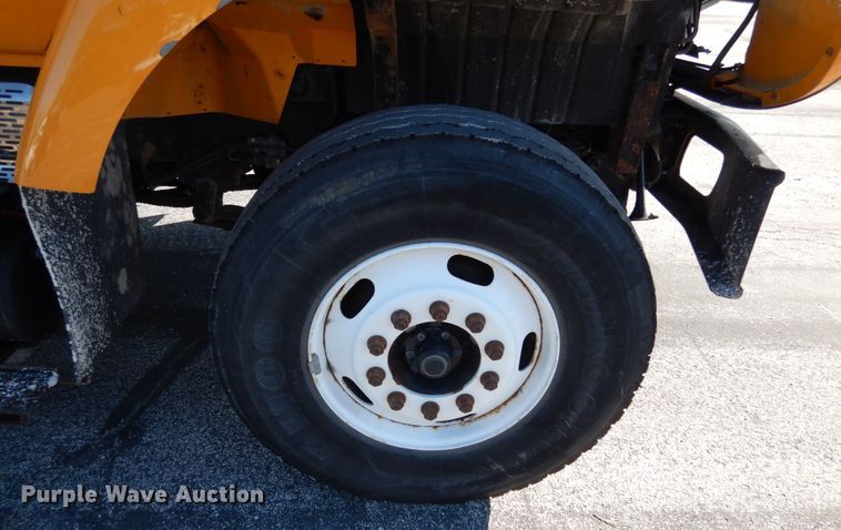 image for item JI9365 2006 International 7400  flatbed truck