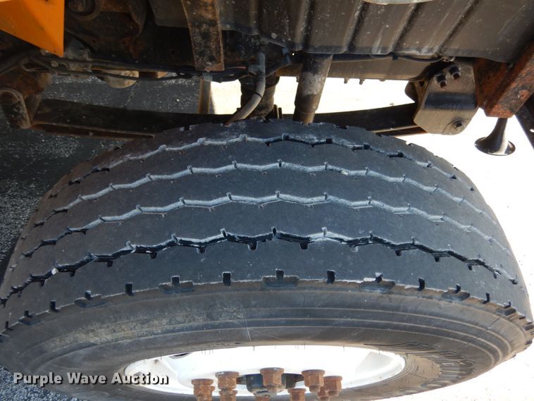 image for item JI9365 2006 International 7400  flatbed truck