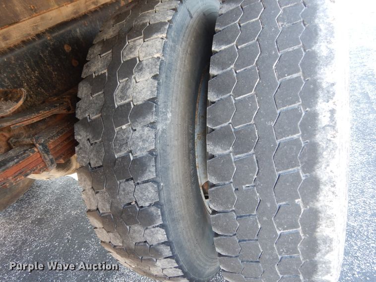 image for item JI9365 2006 International 7400  flatbed truck