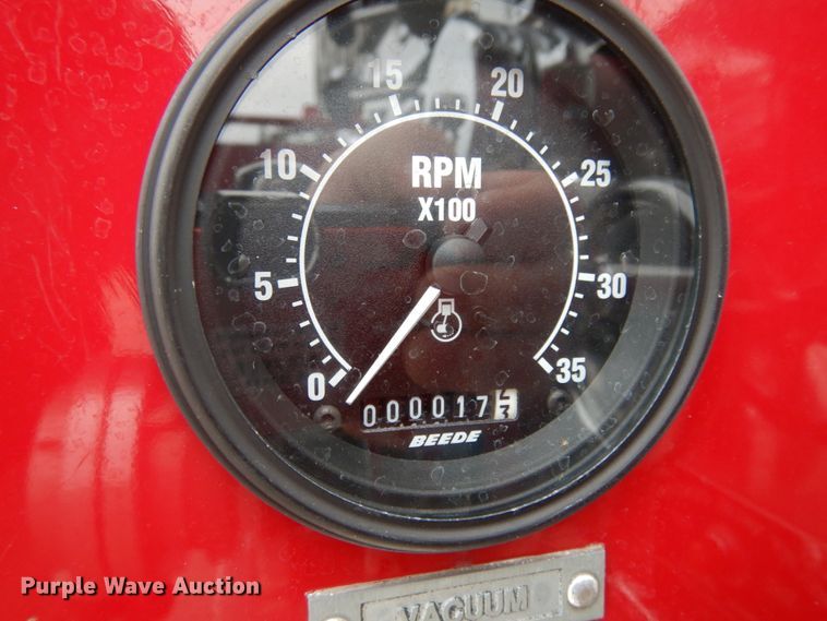 image for item JI9379 1984 Sutphen  ladder fire truck