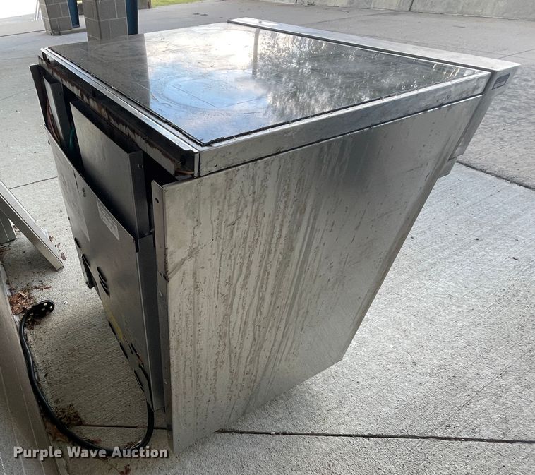 image for item JQ9403 Viking  electric range