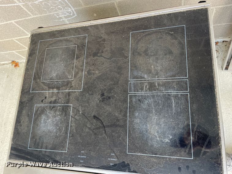 image for item JQ9403 Viking  electric range