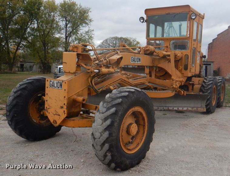 image for item JS9209 1970 Galion 104B  rigid frame motor grader