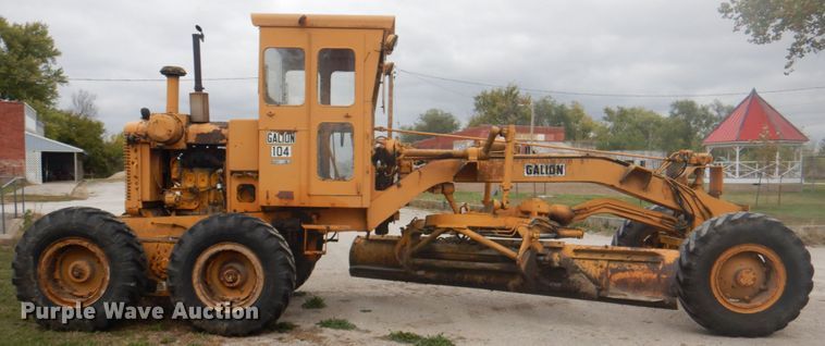 image for item JS9209 1970 Galion 104B  rigid frame motor grader