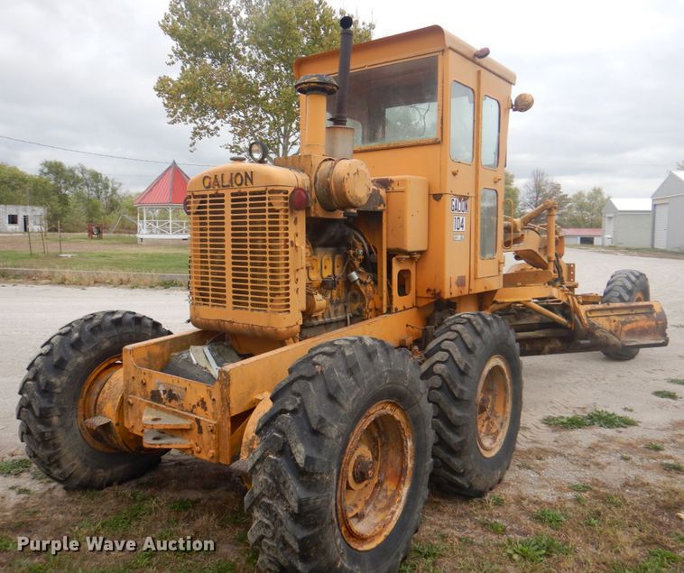 image for item JS9209 1970 Galion 104B  rigid frame motor grader