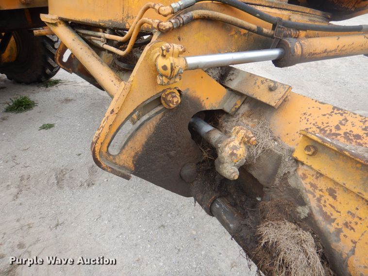 image for item JS9209 1970 Galion 104B  rigid frame motor grader