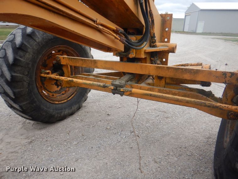 image for item JS9209 1970 Galion 104B  rigid frame motor grader
