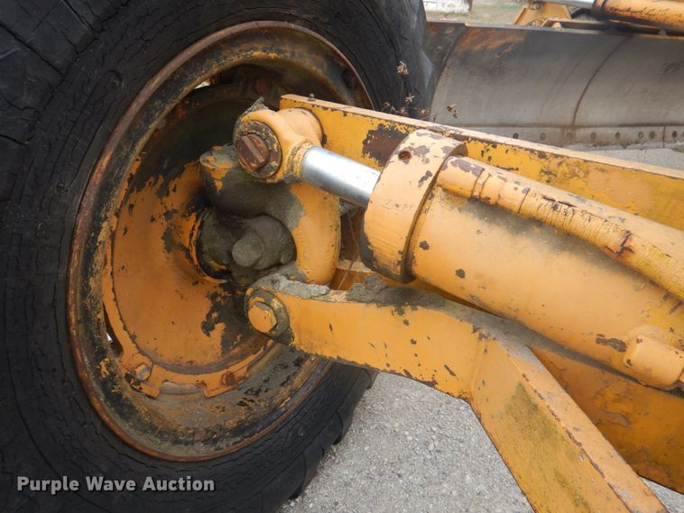 image for item JS9209 1970 Galion 104B  rigid frame motor grader