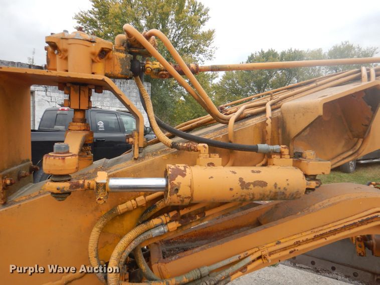 image for item JS9209 1970 Galion 104B  rigid frame motor grader