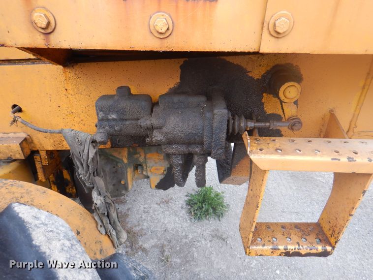 image for item JS9209 1970 Galion 104B  rigid frame motor grader