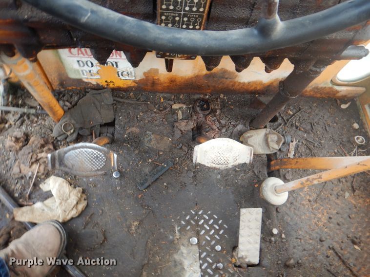 image for item JS9209 1970 Galion 104B  rigid frame motor grader