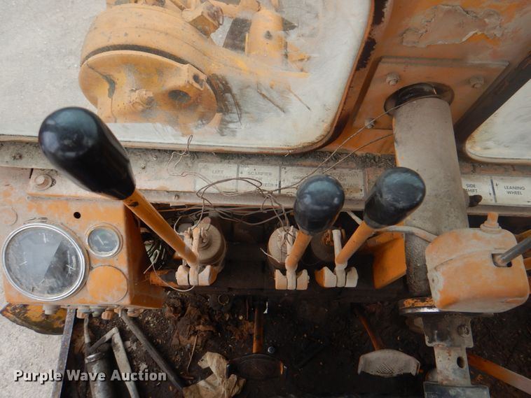 image for item JS9209 1970 Galion 104B  rigid frame motor grader