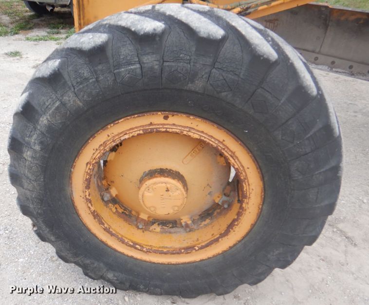 image for item JS9209 1970 Galion 104B  rigid frame motor grader