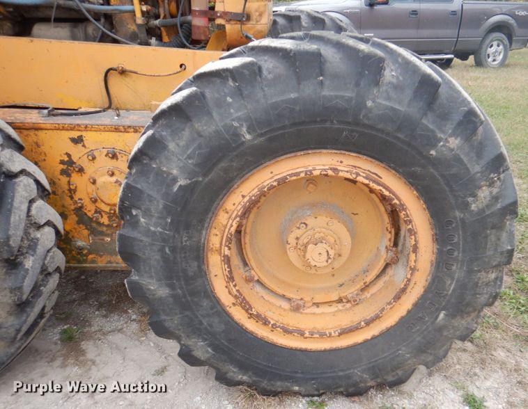 image for item JS9209 1970 Galion 104B  rigid frame motor grader