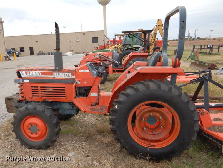image for item JT9469 Kubota L2850  MFWD tractor