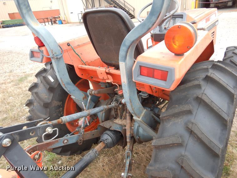 image for item JT9469 Kubota L2850  MFWD tractor