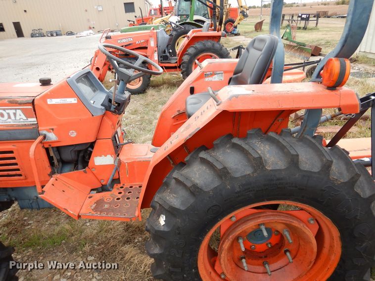 image for item JT9469 Kubota L2850  MFWD tractor