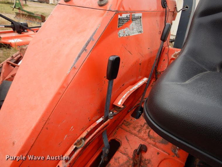 image for item JT9469 Kubota L2850  MFWD tractor