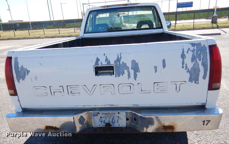 image for item JT9481 1993 Chevrolet Silverado 1500  pickup truck