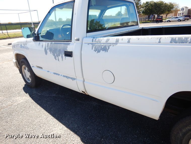 image for item JT9481 1993 Chevrolet Silverado 1500  pickup truck