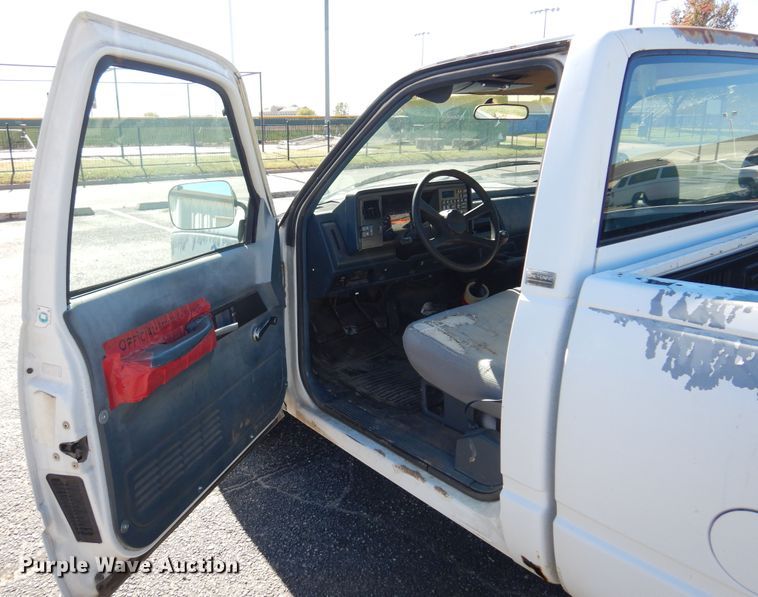 image for item JT9481 1993 Chevrolet Silverado 1500  pickup truck