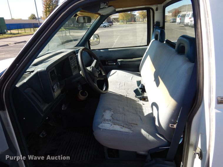 image for item JT9481 1993 Chevrolet Silverado 1500  pickup truck