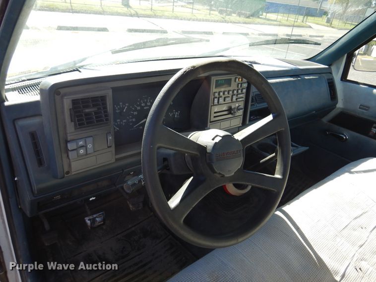 image for item JT9481 1993 Chevrolet Silverado 1500  pickup truck