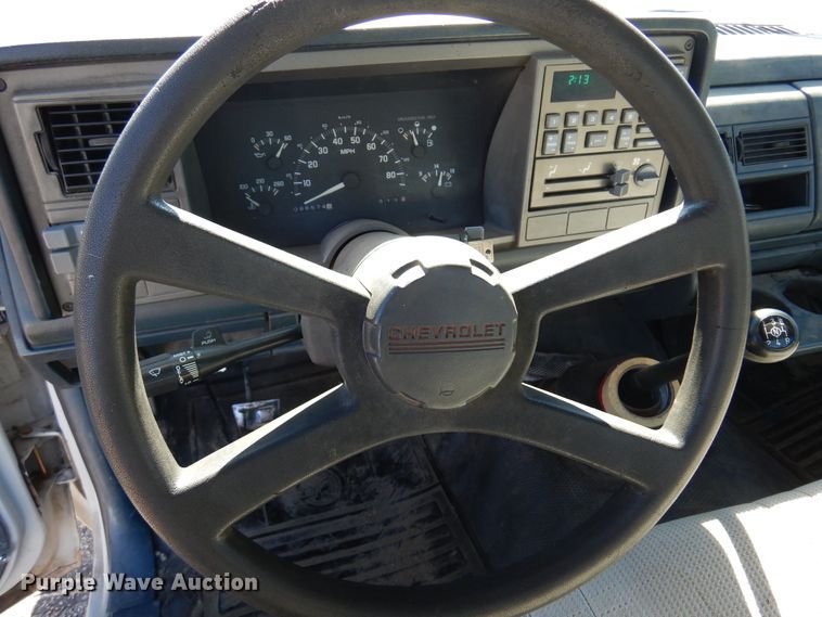 image for item JT9481 1993 Chevrolet Silverado 1500  pickup truck
