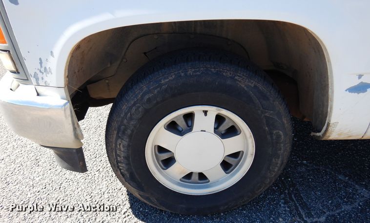 image for item JT9481 1993 Chevrolet Silverado 1500  pickup truck