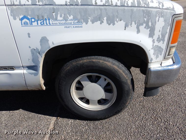 image for item JT9481 1993 Chevrolet Silverado 1500  pickup truck