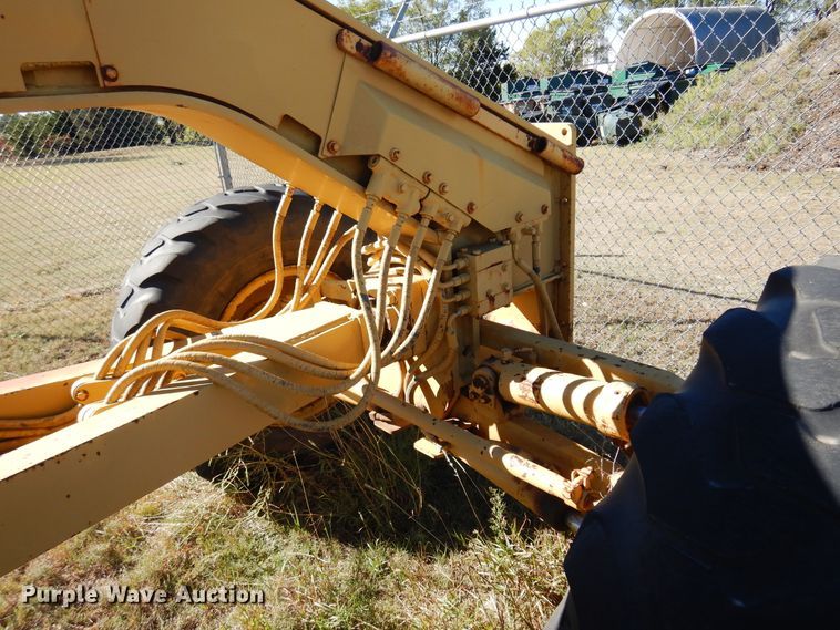 image for item JT9490 1981 Caterpillar 120G  motor grader