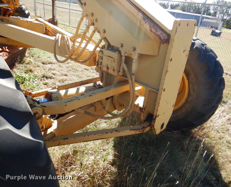 image for item JT9490 1981 Caterpillar 120G  motor grader