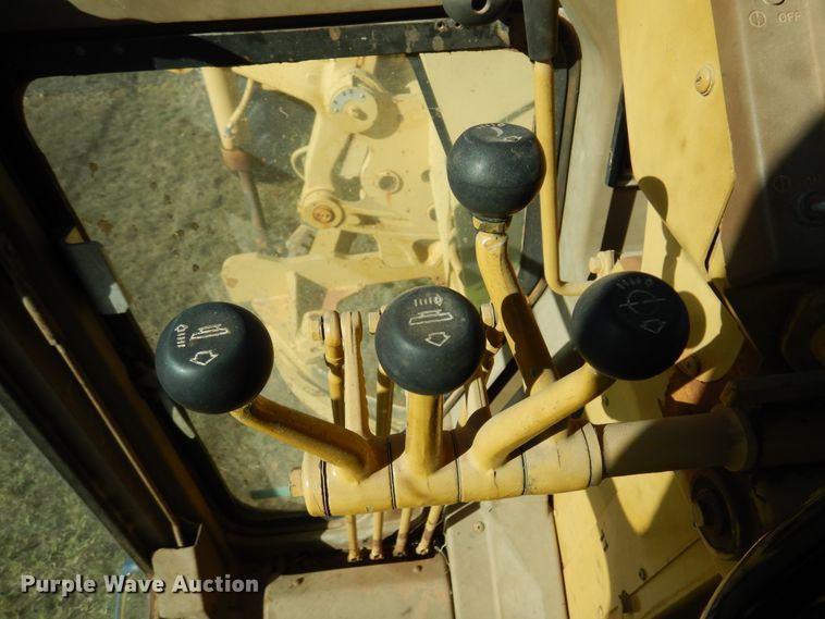 image for item JT9490 1981 Caterpillar 120G  motor grader