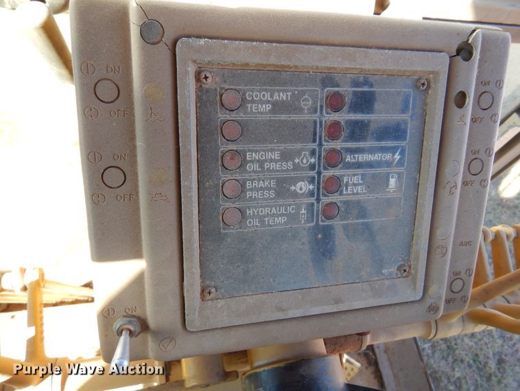 image for item JT9490 1981 Caterpillar 120G  motor grader