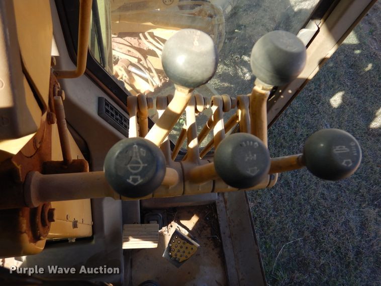 image for item JT9490 1981 Caterpillar 120G  motor grader