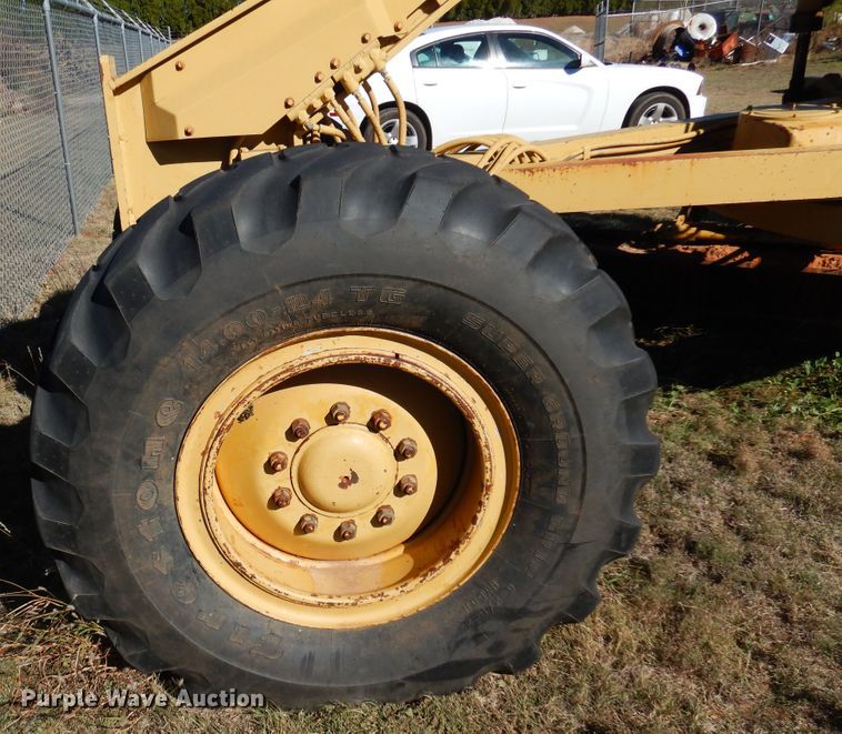 image for item JT9490 1981 Caterpillar 120G  motor grader