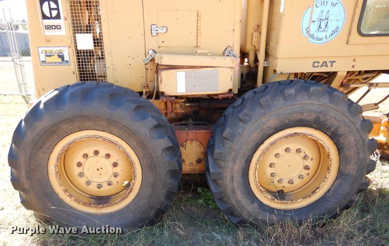 image for item JT9490 1981 Caterpillar 120G  motor grader