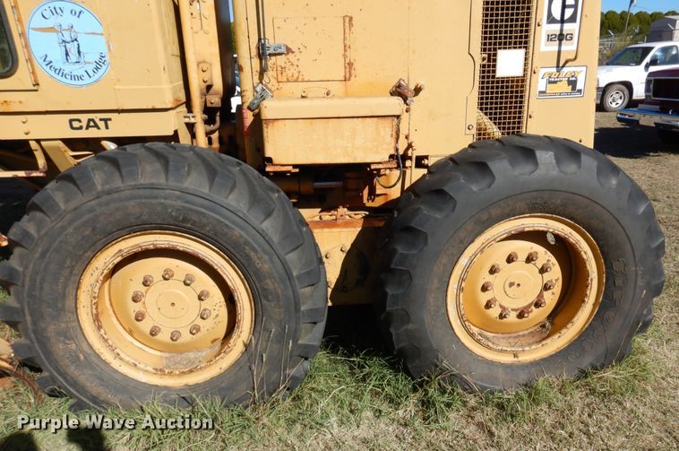 image for item JT9490 1981 Caterpillar 120G  motor grader