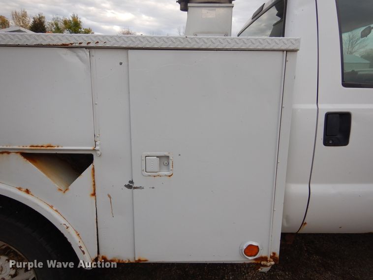 image for item KA9547 1999 Ford F450 Super Duty  bucket truck