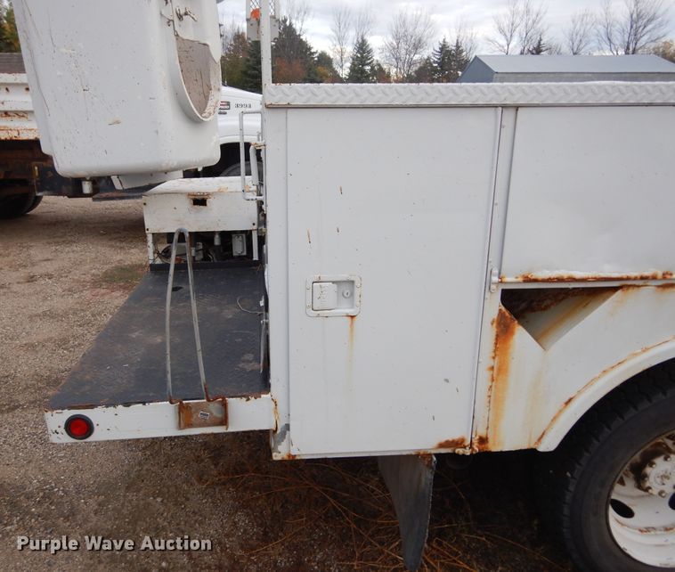 image for item KA9547 1999 Ford F450 Super Duty  bucket truck