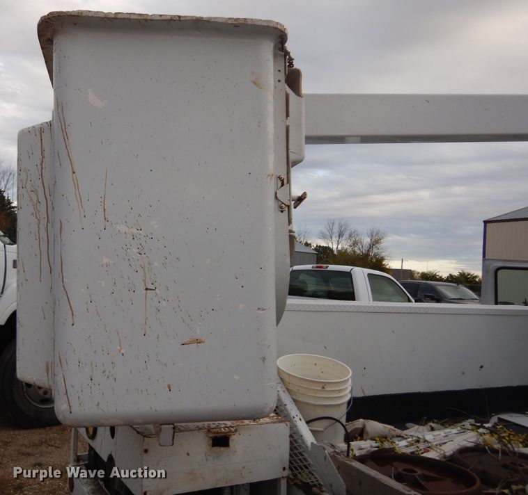 image for item KA9547 1999 Ford F450 Super Duty  bucket truck