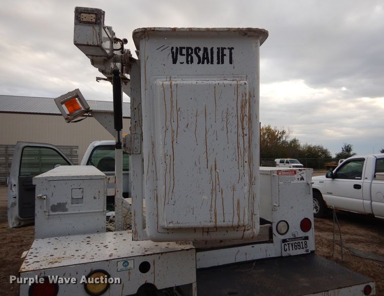 image for item KA9547 1999 Ford F450 Super Duty  bucket truck