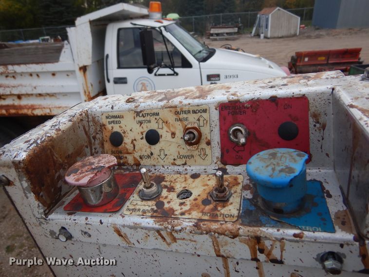 image for item KA9547 1999 Ford F450 Super Duty  bucket truck