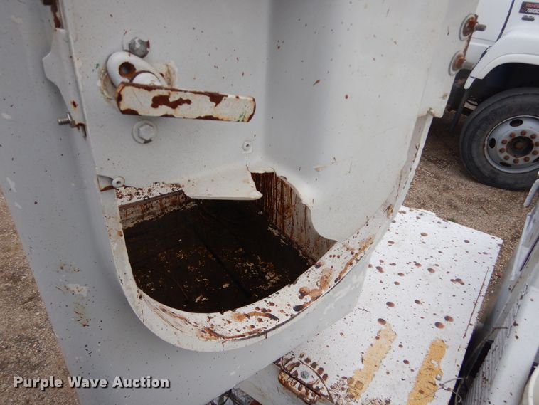 image for item KA9547 1999 Ford F450 Super Duty  bucket truck