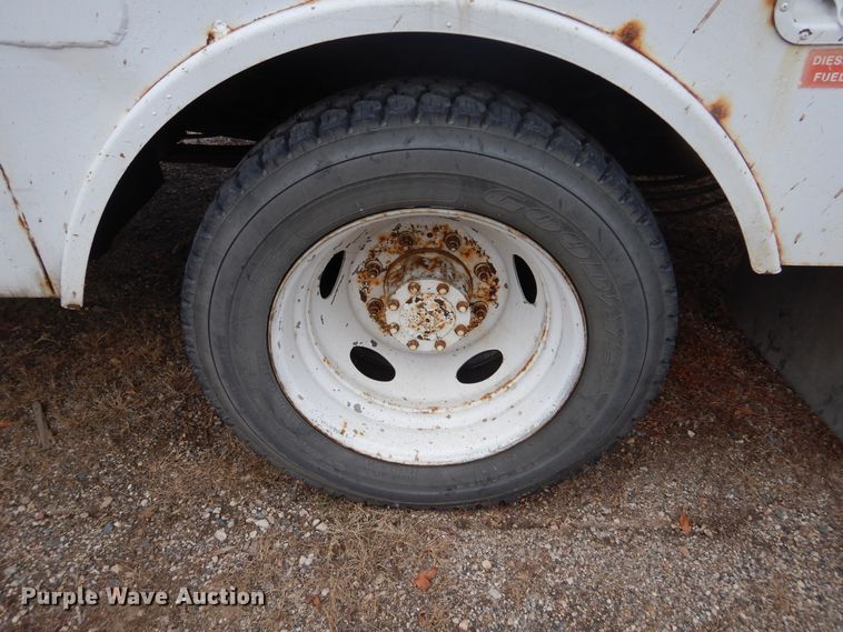 image for item KA9547 1999 Ford F450 Super Duty  bucket truck