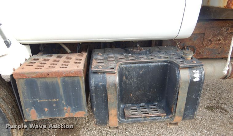 image for item KA9548 2000 GMC C7500  dump truck