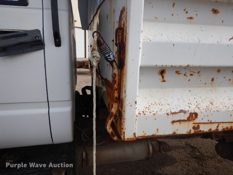 image for item KA9548 2000 GMC C7500  dump truck