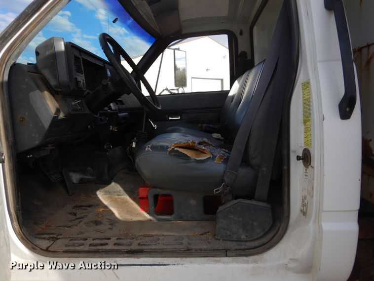 image for item KA9548 2000 GMC C7500  dump truck