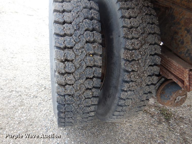 image for item KA9548 2000 GMC C7500  dump truck