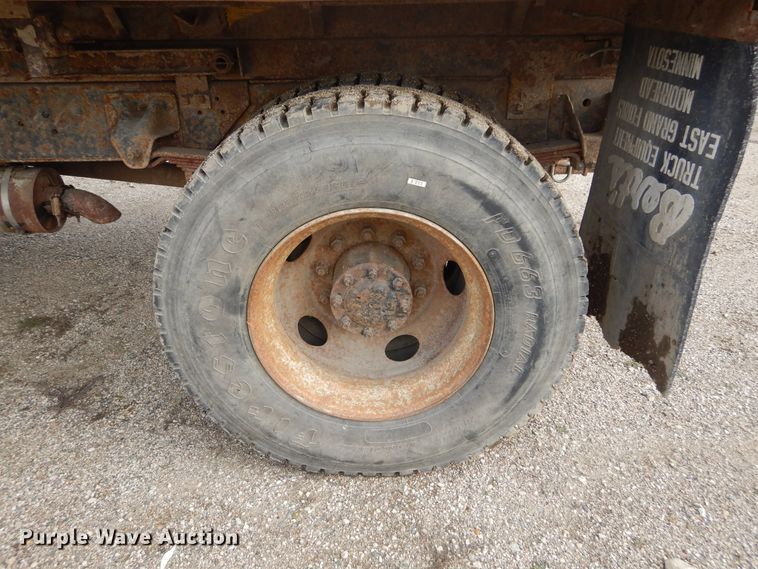 image for item KA9548 2000 GMC C7500  dump truck